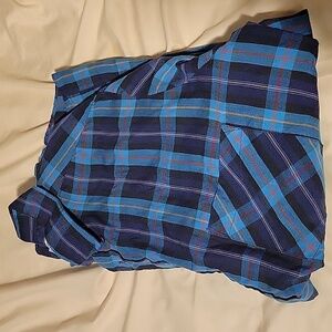 Mens size medium long sleeve shirt